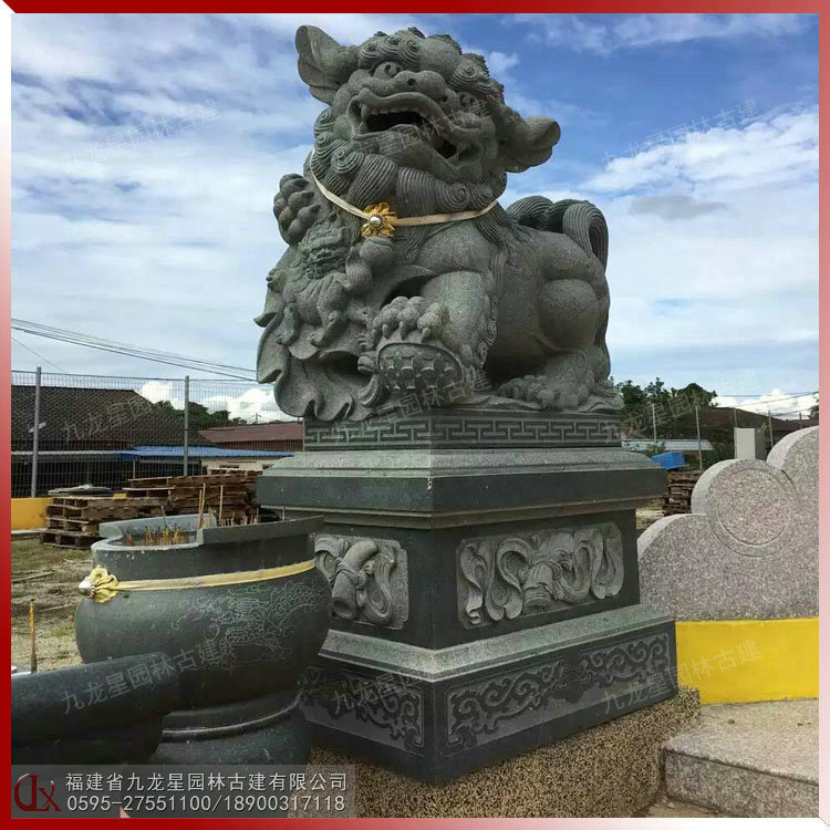 看門(mén)石獅子