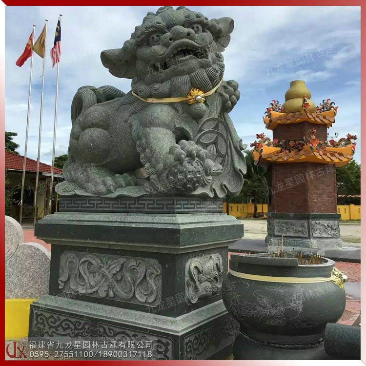 看門(mén)石獅子