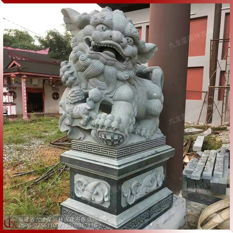 看門(mén)石獅子