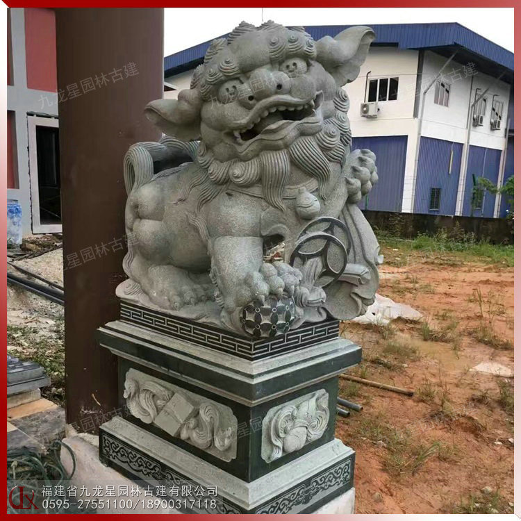看門(mén)石獅子